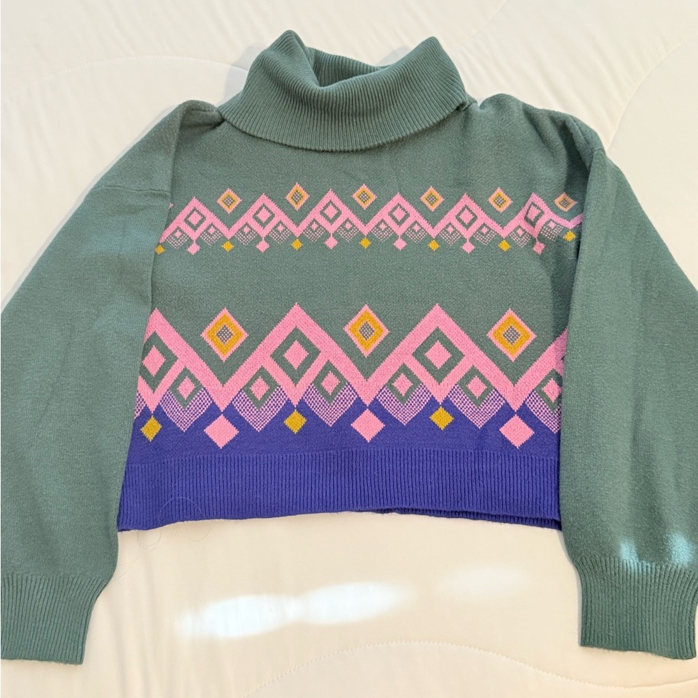 Chic Geometric Turtleneck Sweater - Teal, Pink, Purple